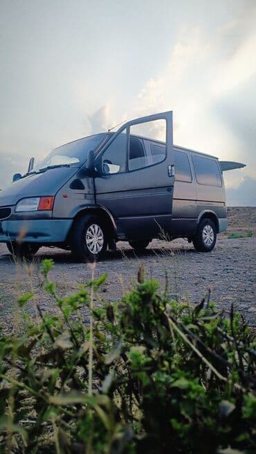 машинка для полировки фар: Ford Transit: 2000 г., 2.5 л, Механика, Дизель, Минивэн — 1