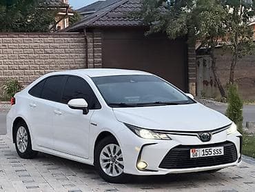 Toyota Corolla: 2022 г., 1.8 л, Вариатор, Гибрид, Седан
