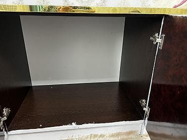 шкаф с зеркалом: Тумба с распашными дверцами в классическом стиле - Материал: ЛДСП/МДФ — 3