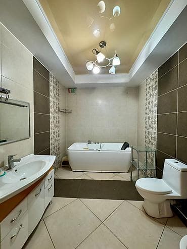 red centr: 4 комнаты, 203 м², Индивидуалка, 3 этаж — 10