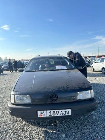 Volkswagen Passat Variant: 1990 г., 2 л, Механика, Газ, Универсал