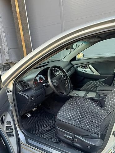subaru forester 2007: Toyota Camry: 2010 г., 2.5 л, Бензин, Седан — 8