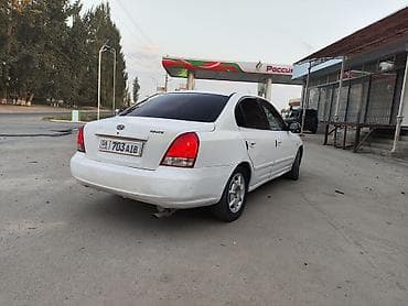 mazda 623: Hyundai Avante: 2001 г., Седан — 4