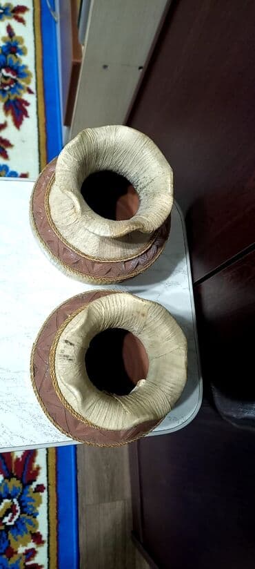 монеты разных стран: Старинные вазы из глины, цена 1000 за одну — 2