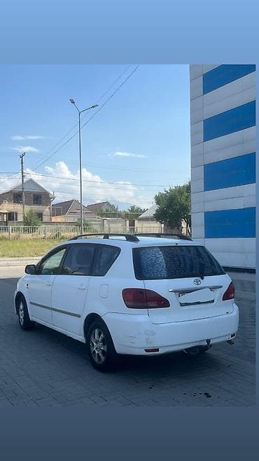 Toyota Avensis Verso: 2002 г., 2 л, Механика, Дизель, Минивэн — 6