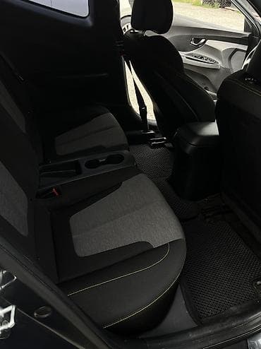 9: Hyundai Veloster: 2018 г., 1.6 л, Механика, Бензин, Лифтбек — 6
