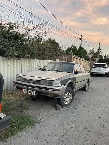 Транспорт: Toyota Camry: 1989 г., Бензин, Седан — 3