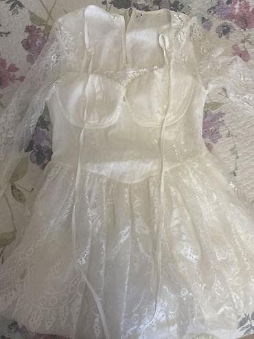 дунганские свадебные платья: Кружевное белое платье с корсетным лифом и длинными рукавами - Цвет — 2