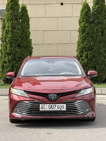 твих диска: Toyota Camry: 2018 г., 2.5 л, Вариатор, Гибрид, Седан — 3