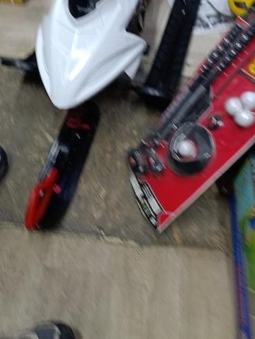 лыжи бишкек цены: Детские снегокаты с рулём - Спортивный дизайн, напоминающий снегоход — 2