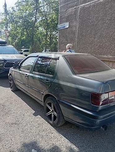 vin code: Volkswagen Vento: 1993 г., 1.8 л, Механика, Бензин, Седан — 2