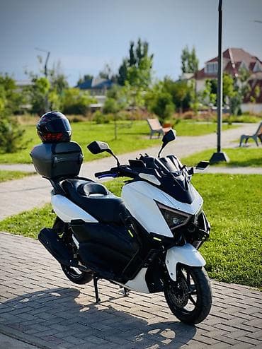 Скутер Z-max 180 кубов
В идеальном состоянии 
Цена 75 000 сом