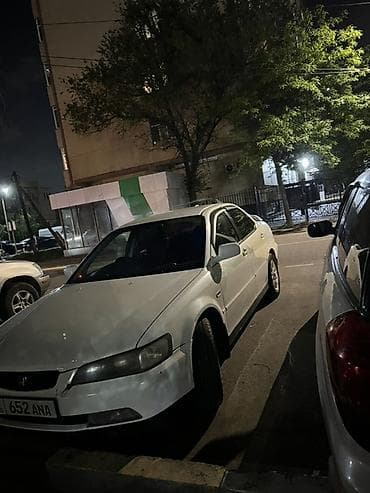 Honda Accord: 2000 г., 1.8 л, Автомат, Бензин, Седан