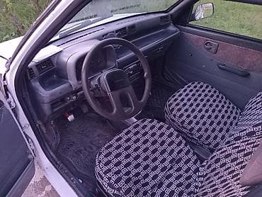 авто чихол: Microcar : 1995 г., 0.8 л, Ручные, Бензин, Хэтчбэк — 7