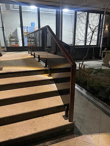 дверь для душа: Стеклянные конструкции на заказ - Изготовление и монтаж душевых — 4