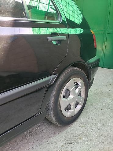Унаа: Volkswagen Golf: 1993 г., 1.8 л, Кол менен иштөөчү, Бензин — 5
