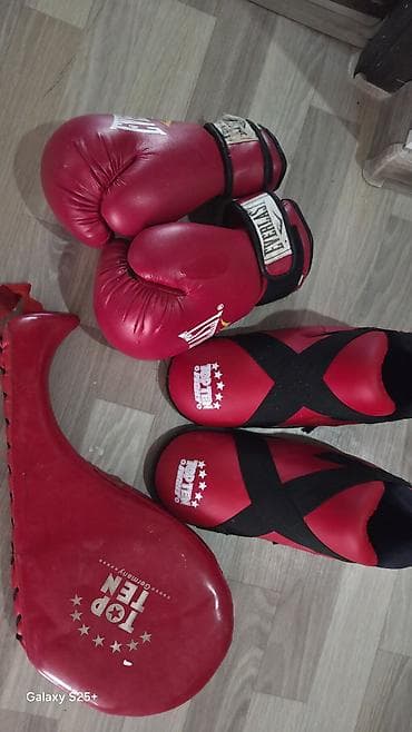 nike tech flece: Набор для Техвандо Состав: - Боксерские перчатки Everlast, красные — 1