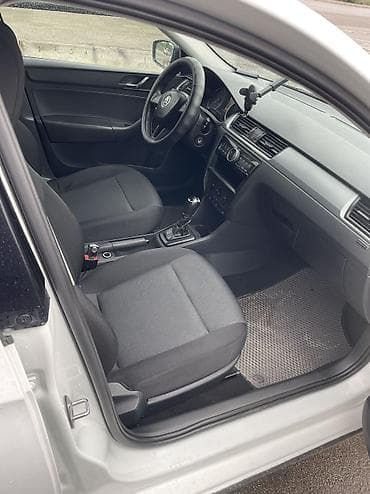 срочное: Skoda Rapid: 2017 г., 1.6 л, Автомат, Бензин, Лифтбек — 7