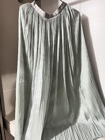 Юбка, Модель юбки: Плиссе, Миди, По талии, С пайетками at lalafo.kg Юбка, Модель юбки: Плиссе, Миди, По талии, С пайетками