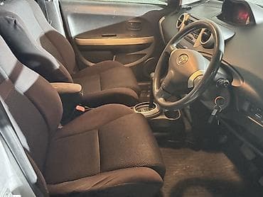 ист 2008: Toyota Ist: 2004 г., 1.5 л, Автомат, Бензин, Хэтчбэк — 5