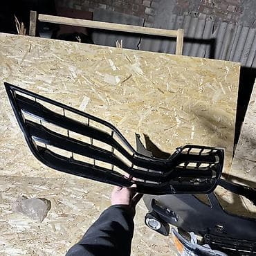 Решетка радиатора Toyota