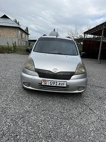 Транспорт: Toyota Yaris Verso: 2001 г., 1.5 л, Механика, Универсал — 4