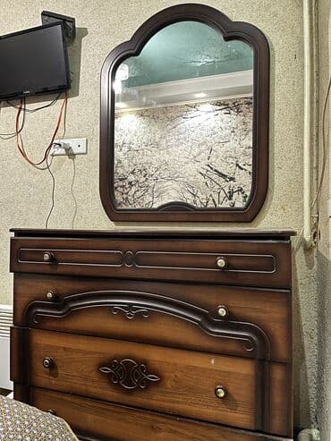 металлические шкафы для одежды: Продаю спальный гарнитур в хорошем состоянии! В комплект входит: • — 4