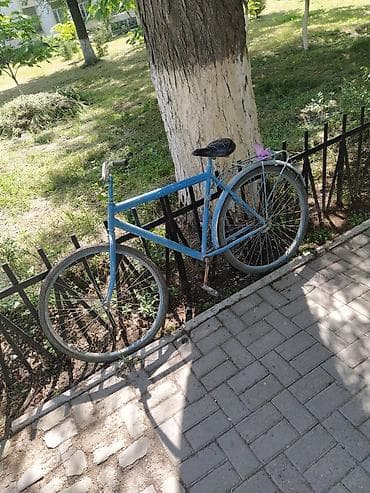 уралы: Городской дорожный велосипед классической конструкции. - Рама — 4