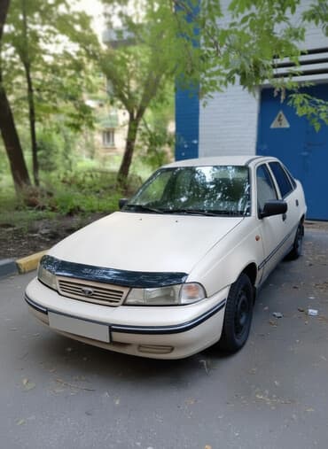 Daewoo Nexia: 2004 г., 1.5 л, Механика, Бензин, Седан