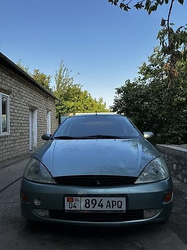 Ford Focus: 2001 г., 1.8 л, Механика, Бензин, Седан