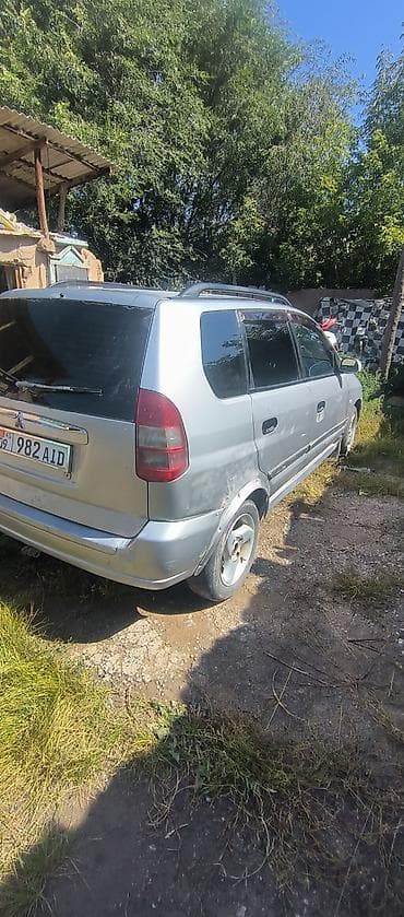 2000: Mitsubishi Space Wagon: 2002 г., 1.6 л, Механика, Бензин, Минивэн — 4