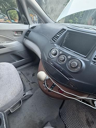 byd han: Mitsubishi Grandis: 2003 г., 2.4 л, Автомат, Газ, Минивэн — 8