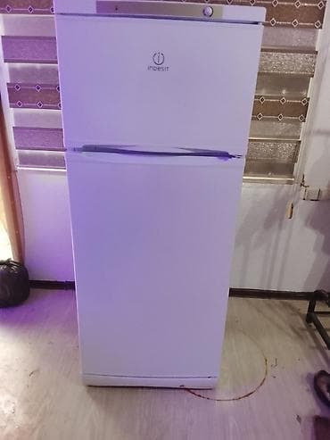 Холодильник Indesit, Б/у, Двухкамерный — 2