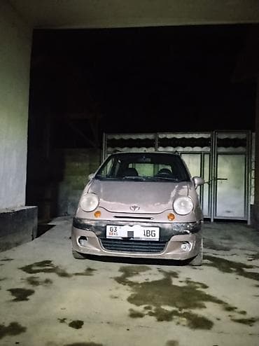 спарк сатуу: Daewoo Matiz: 2004 г., 1 л, Кол менен иштөөчү, Бензин, Хетчбек — 1