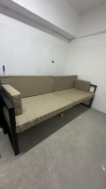 Диван на металлическом каркасе 220x70x80 - Современный прямой диван с — 1