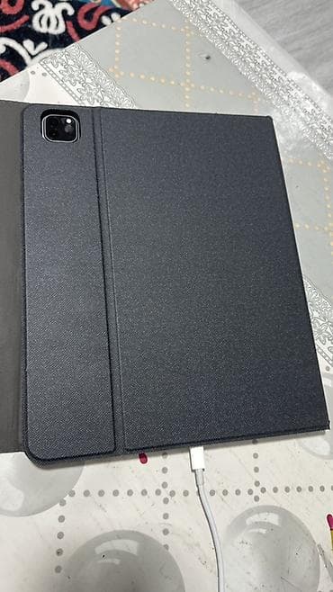 Техника и электроника: Планшет Apple iPad Pro 11" с чехлом‑подставкой и стилусом - Диагональ — 3