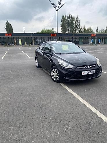 Hyundai Solaris: 2014 г., 1.6 л, Автомат, Бензин, Седан