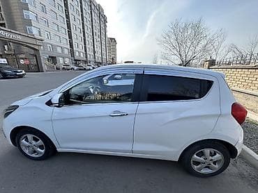 shevralet spark: Chevrolet Spark: 2016 г., 1 л, Вариатор, Бензин, Хэтчбэк — 3