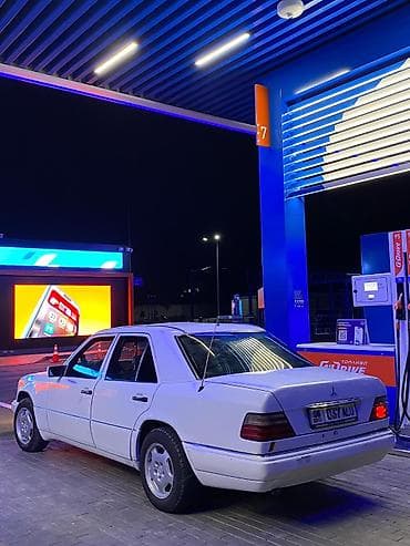 с класс 221: Mercedes-Benz W124: 1994 г., 2 л, Механика, Бензин, Седан — 4