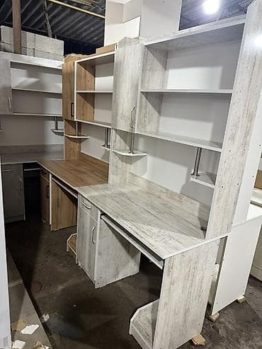 компьютерый стол: Компьютерный стол, С полками — 4