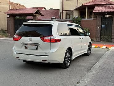 Toyota Sienna: 2018 г., 3.5 л, Автомат, Бензин, Минивэн — 4