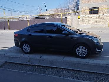 mazda 3: Kia Rio: 2014 г., 1.6 л, Автомат, Бензин, Седан — 4
