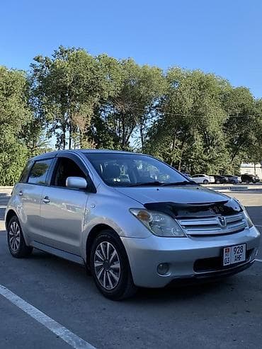Toyota Ist: 2003 г., Хэтчбэк