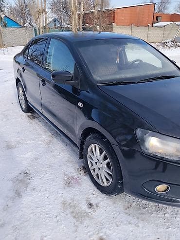 Volkswagen Polo: 2013 г., 1.6 л, Механика, Бензин, Седан