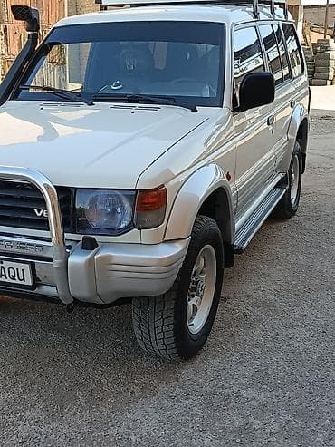 rang rover: Mitsubishi Pajero: 1993 г., Ручные, Бензин, Внедорожник — 8