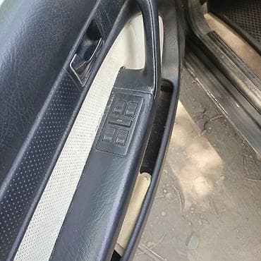 жак бу: Audi 100: 1992 г., 2.3 л, Кол менен иштөөчү, Бензин, Седан — 5