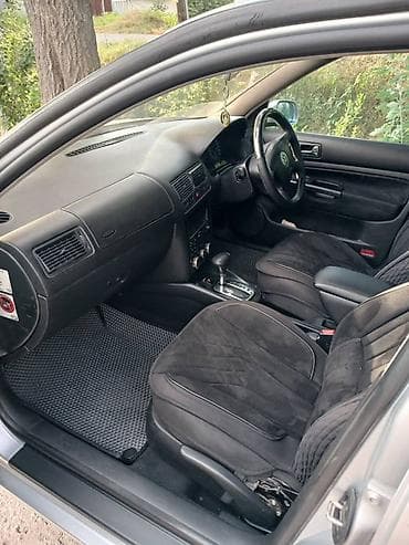 Volkswagen Golf: 2001 г., 2 л, Автомат, Бензин, Хетчбек — 8