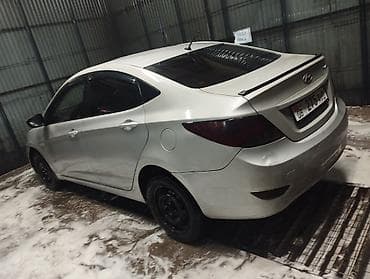 Hyundai Solaris: 2012 г., 1.6 л, Автомат, Бензин, Седан