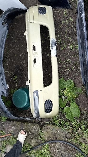 бампер функарго: Бампер Toyota — 1