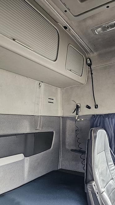 для такси авто: Тягач, Volvo, 2013 г., Тентованный — 4